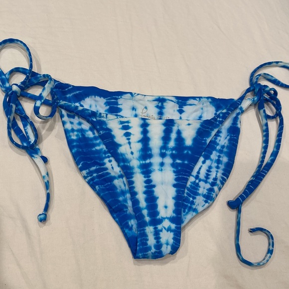 Frankie’s Bikinis blue Tye Dye bottom - Picture 2 of 4